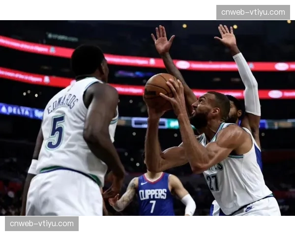 波杰姆斯基首节11分钟砍12分 勇士新秀短时间内展现进攻爆发力